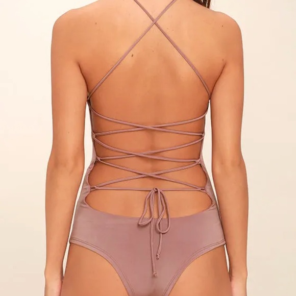 Lulu’s Yvonne Mauve Lace-Up Bodysuit - Picture 9 of 9